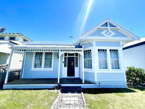 Napier House | Big, beautiful villa - central Napier