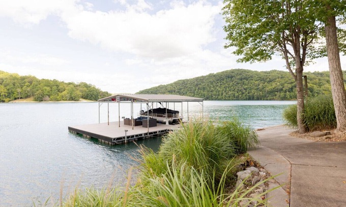 Big Creek Cabin | “Big Fun” Lake House