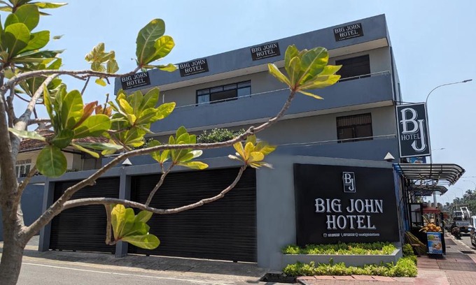 Mount Lavinia Hotel | Big John Hotel