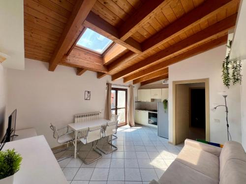 Acquabella Apartment | BIG Mansarda Goldoni - Duomo M4 Lin Airport