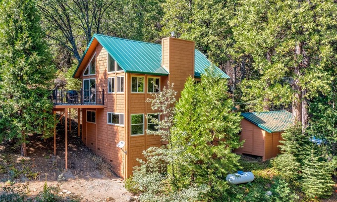 Fish Camp Cabin | Big Tree Cabin