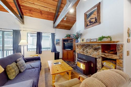 Majestic Pines Apartment | Bigwood 54 K