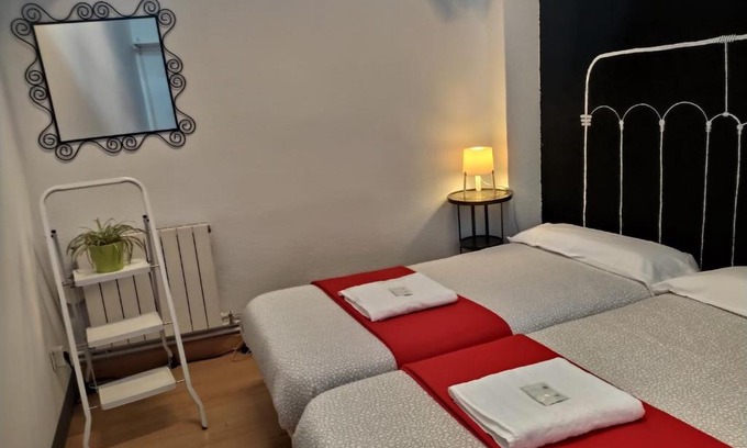 Deustuko San Pedro-Erribera Hostel | Bilbao Akelarre Hostel