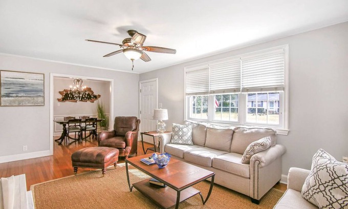 Charleston House | Billfish Bungalow - 4 mi to downtown & 6 mi beach