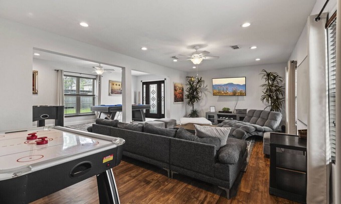 MacGregor House | Billiards | Ping-Pong | Foosball