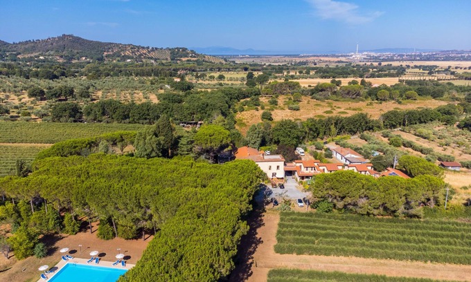 Scarlino House | Bilocale - Ranch Hotel by Interhome