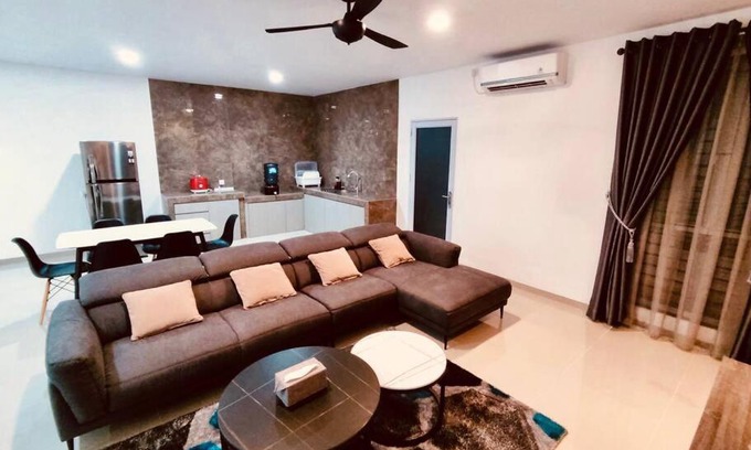 Batam House | Binbaba Homestay - Grand Maganda