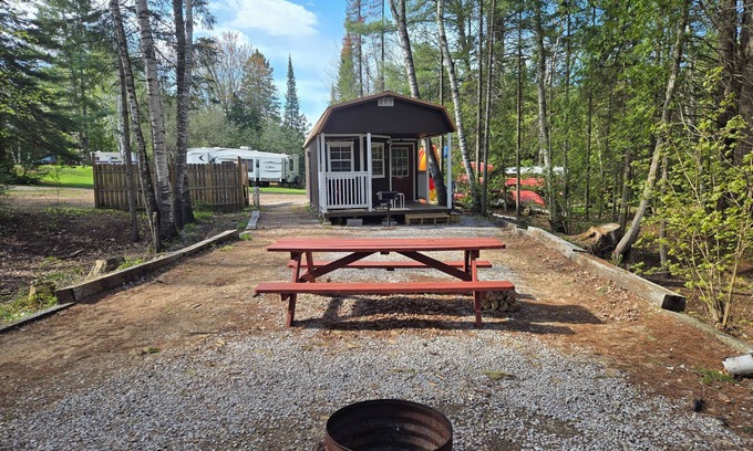 Germfask Cabin | Bings Bearadise Cabin 35 min. from Pictured Rocks on the Manistique River