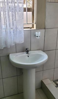 Kempton Park House | Binu Motel