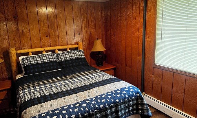 Hayward Resort | Birch Point Resort Black Cherry Suite #9