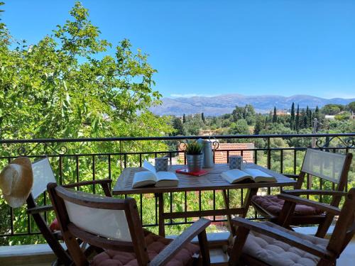 Mantzavinata House | BIRD S SONG