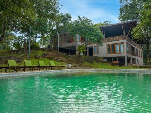 Alawwa Hotel | Birds Park Polgahawela