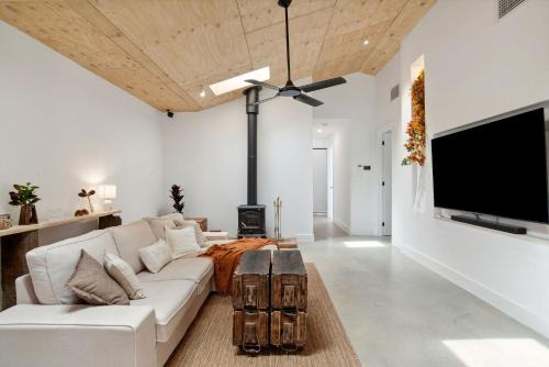 Greenacres House | Birdwood Modern Rustic