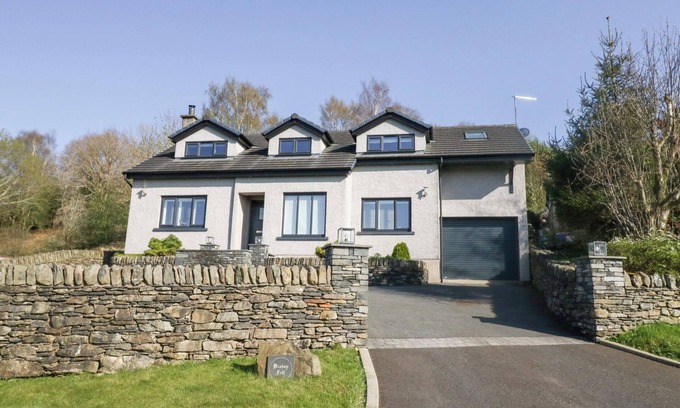 Backbarrow House | BISHOP FELL, family friendly, luxury holiday cottage in Newby Bridge