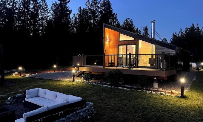 Marion House | Black Cabin Retreat, Black Cabin in Northwest Montana