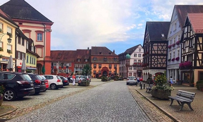Gengenbach Apartment | Black Forest Home near Europapark Rust Apartment with 2 bedrooms