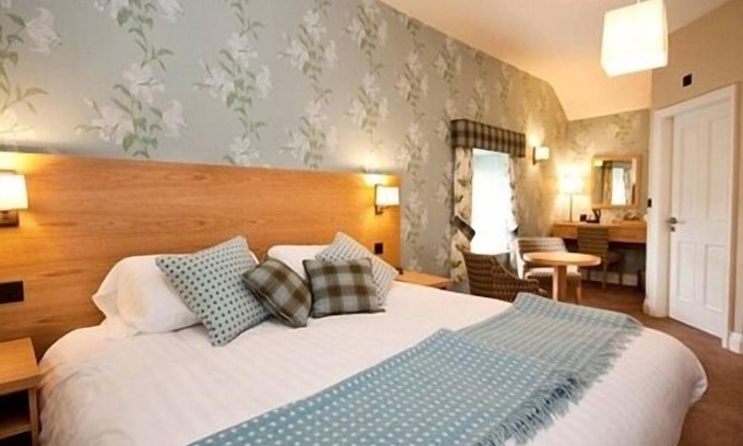 Llanfair Talhaiarn House | Black Lion Hotel