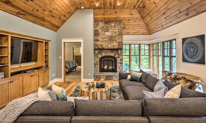 Laurel Ridge House | Black Mountain Retreat w/ Patio & Mtn Views!