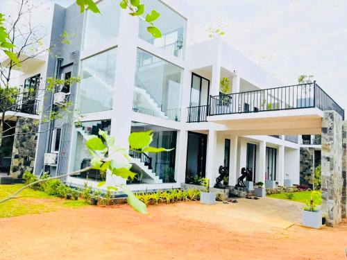 Dambulla Hotel | Black Mustang Hotel