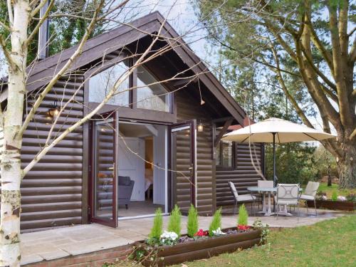 Cheddar House | Blackberry Lodge