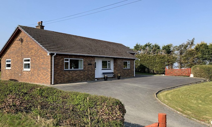 Bethania House | BLAENYWAWR, family friendly, country holiday cottage in Aberaeron