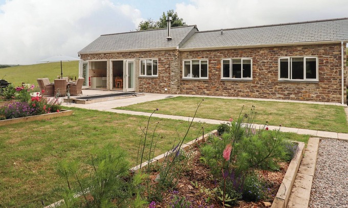 Pelynt Cottage | BLAKE COTTAGE, pet friendly, character holiday cottage in Pelynt