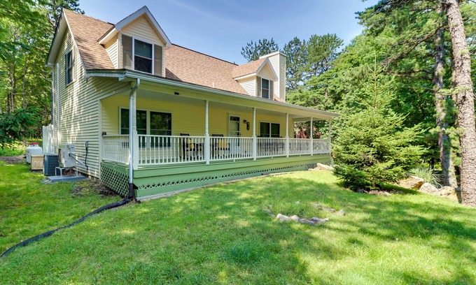 Briar Crest Woods House | Blakeslee Home w/Private Hot Tub, 5 Mi to Skiing!