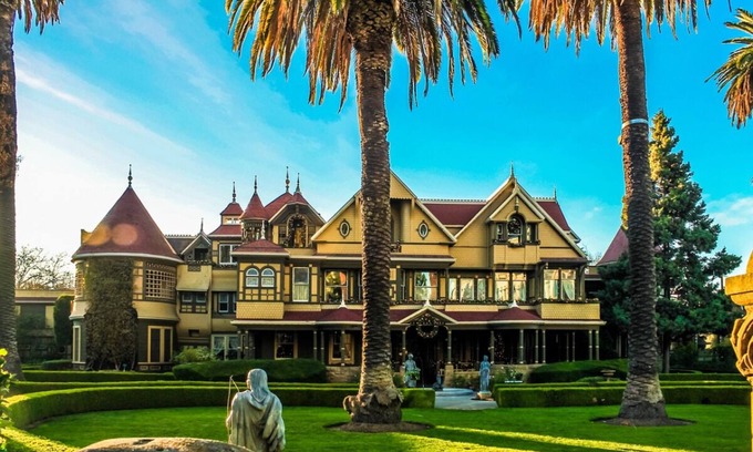 Newhall House | Blast at California's Great America Amusement Park! FREE Parking!