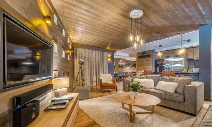 Val-d'Isere Apartment | Blazing Sunflower Apartment with Fancy Interiors