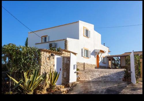 Faro House | BLife Moustachya private rooms