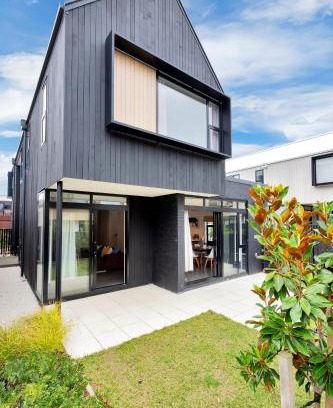 Hobsonville House | Blissful Breeze Townhouse with Parking and Patio