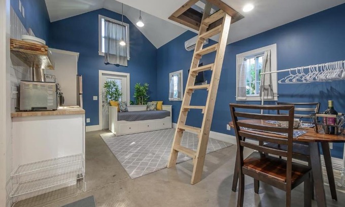 Old Seminole Heights House | Blue Bay Suite! Near Downtown and Foodie Hot Spots