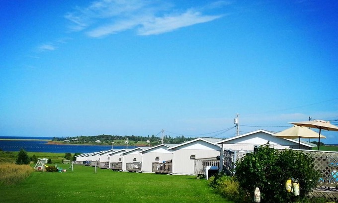Rusticoville Resort | Blue Crest Cottages