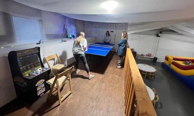 Albertville Cabin | Blue Gill Tiny Cabin on Lake and Indoor Basketball