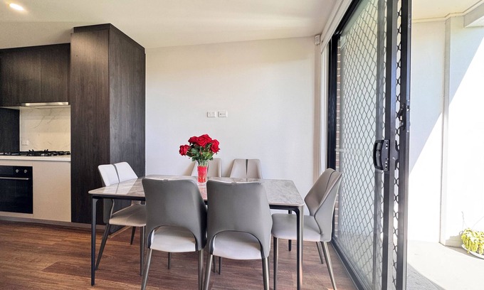 Marsden Park House | Blue Haven Retreat - Marsden Park Townhouse