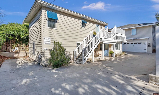 Northeast Virginia Beach Cottage | Blue Heaven - A Dog Friendly North End Beach Cottage - Private Walk to Beach!