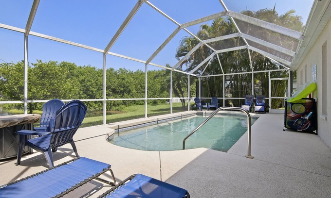 Sabal Harbour House | ⚓Blue Heron House! Cozy home w/heated pool and pool toys! Water view out back!⚓🌅