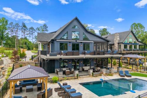 Lake Norman of Catawba House | Blue Heron by AvantStay Lakefront Dock Pool Theater Sleeps 22