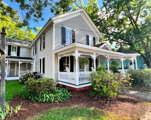 Columbia Bed & Breakfast | Blue Juniper Inn