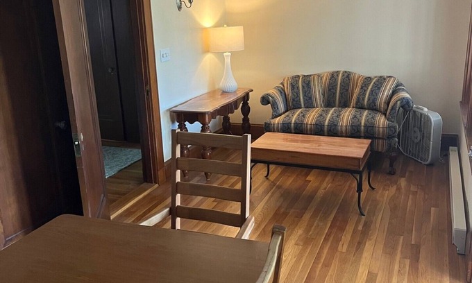 Magnolia Apartment | Blue Magnolia - A quiet apartment in a quaint Gloucester MA village