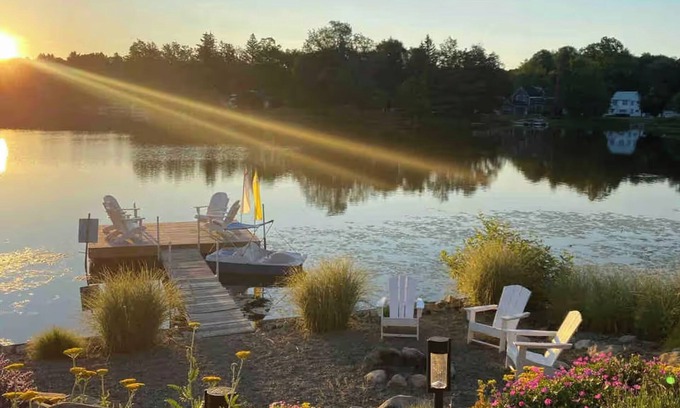 Lily Dale House | BLUE OAR LAKEHOUSE-Chautauqua-Lilydale-Luxury on the Lake