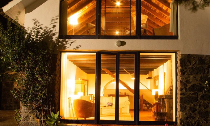 Mosteiros Cottage | Blue OceanView Relaxing Cottage