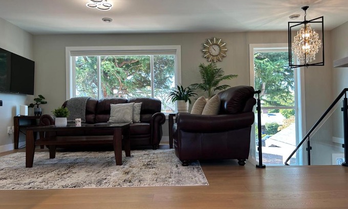 Gordon Head House | Blue Sea And Clear Sky B&B LICENCE NUMBER 18952