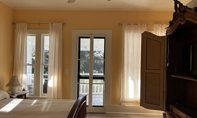 Interlachen Bed & Breakfast | Blue Sky Manor