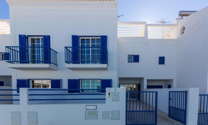 Manta Rota House | Blue Villa by ALGARVEMANTA