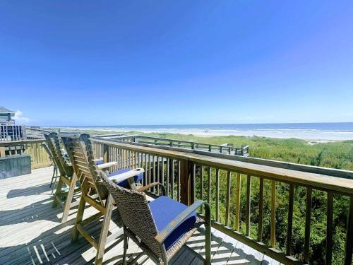 Freeport House | Blue Waves Beachside Calm Gulf Views for Miles