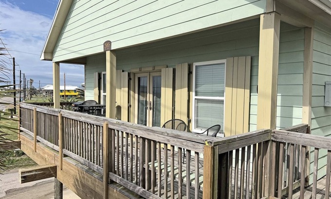 Grand Isle House | Blue Water Villa J - Y-Knot - Beach Access - Island Realty