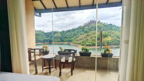 Butawatta Hotel | Blue Waters Edge - Kandy