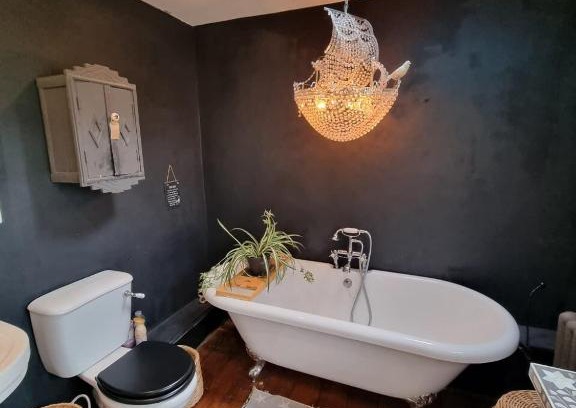 Cheltenham House | Bluebell Cottage