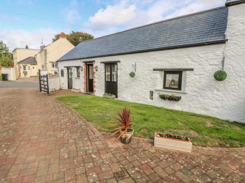 Milford Haven House | Bluebell Cottage
